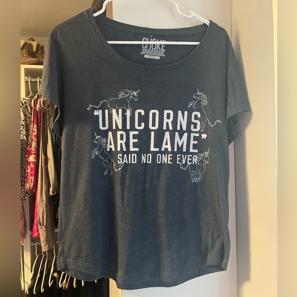Graphic T-shirt Unicorn themed 🦄